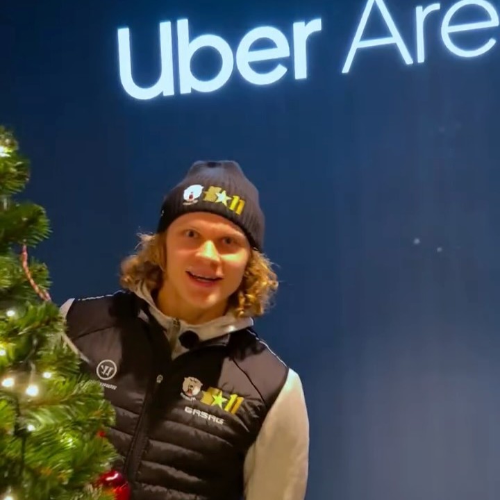 Weihnachtswunschbaum-Aktion in der Uber Arena